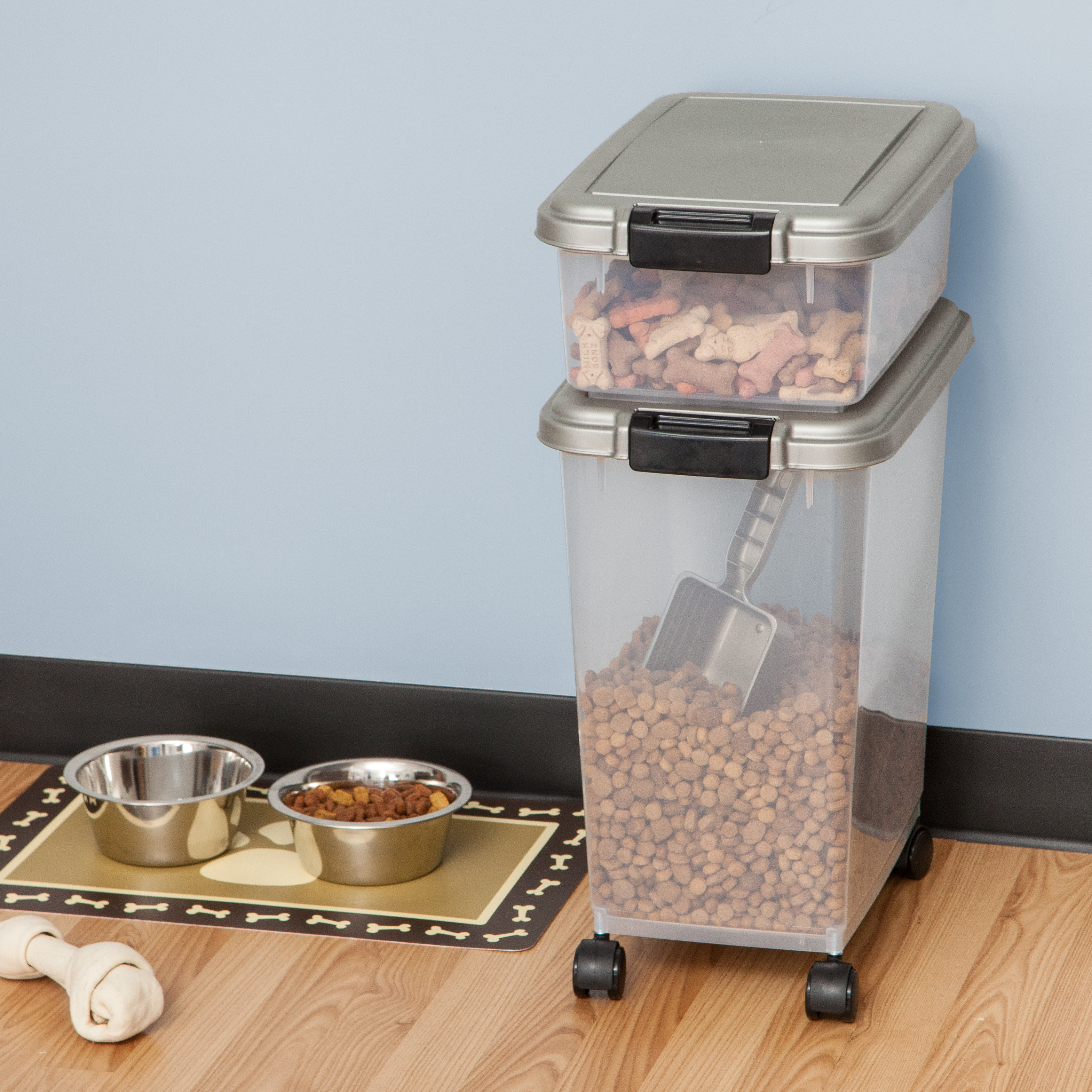 Airtight container pet food